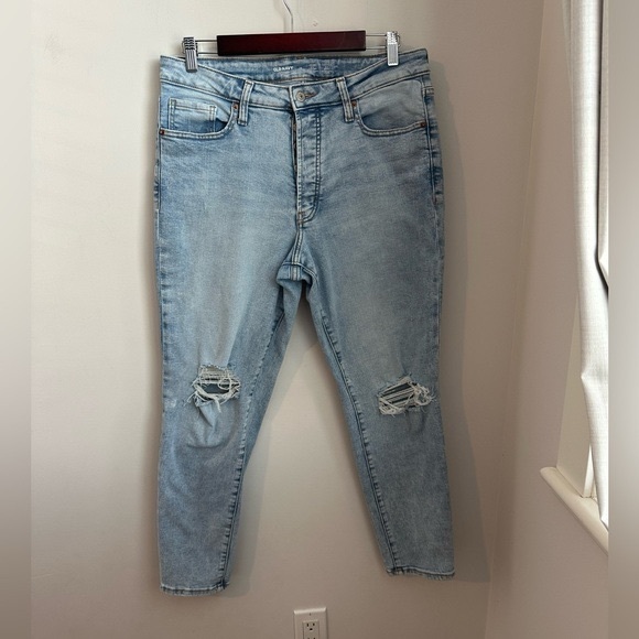 Old Navy HighWaisted OG Straight Ripped Ankle Jeans - Picture 2 of 9